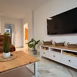 Good Vibes Siam View Апартаменты *